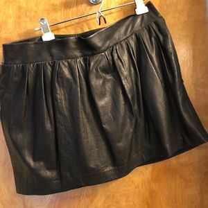DVF size 8 leather mini skirt in top condition